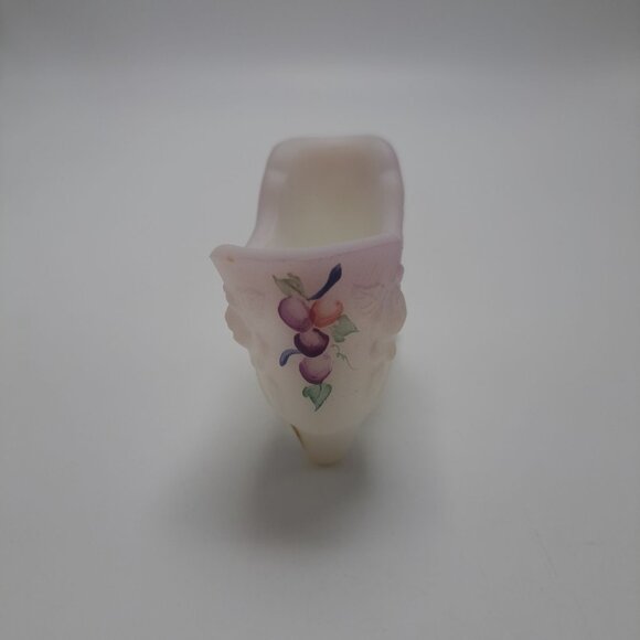Fenton Art Glass Hand-Painted Victorian Style Shoe Figurine By Gilberto Tapia - Picture 5 of 9